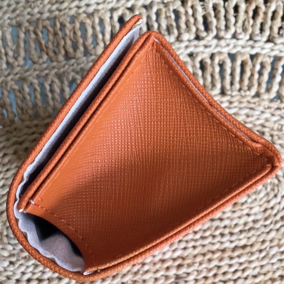 Tory Burch orange eyeglass case - Picture 8 of 10